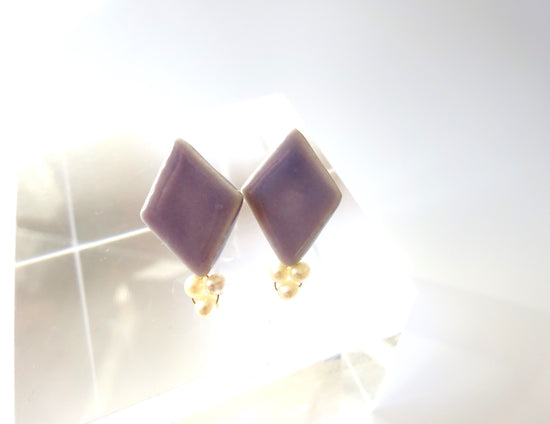 Hishigata Freshwater Pearl Pierced Earrings / Clip-on Earrings Lavender