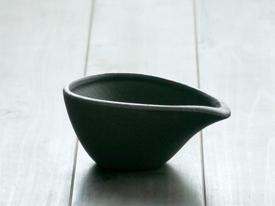 Lipped Bowl