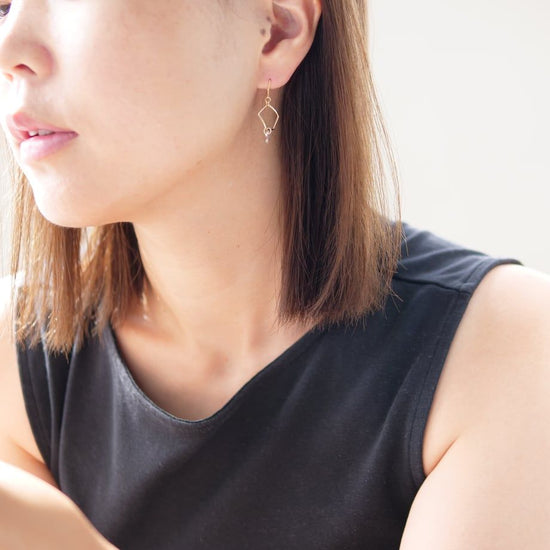 펜타곤 × 투명 비즈 피어스/귀걸이