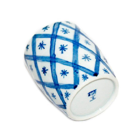 [Eisyou] (Lu) Teacup with design of arrowheads in underglaze blue