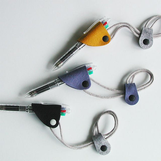 Pen holder with strap〈blue