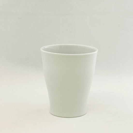 [Teacup with narcissus