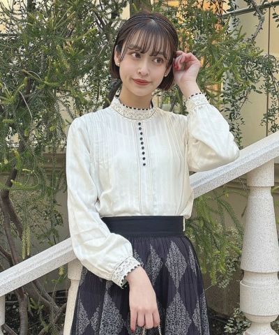 Schematic Ribbon Lace Stand Collar Blouse