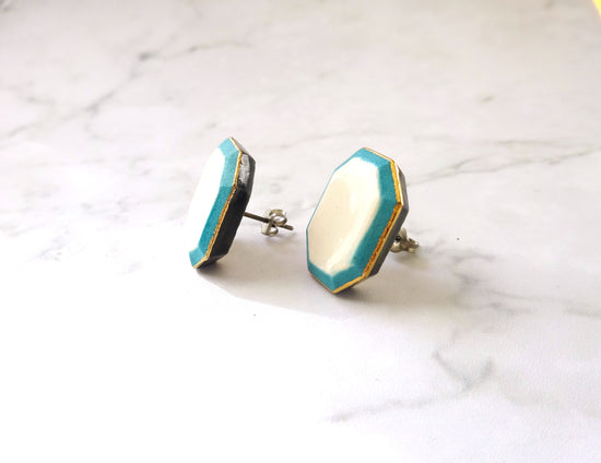 jewel cut classical pierced earrings/Clip-on earrings (white)