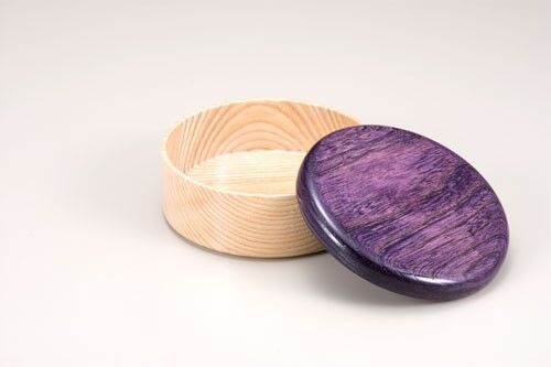 Colorful BOX Lid Purple/Body Shine SJ-0116. This wooden box is ideal for serving food in lunch boxes.