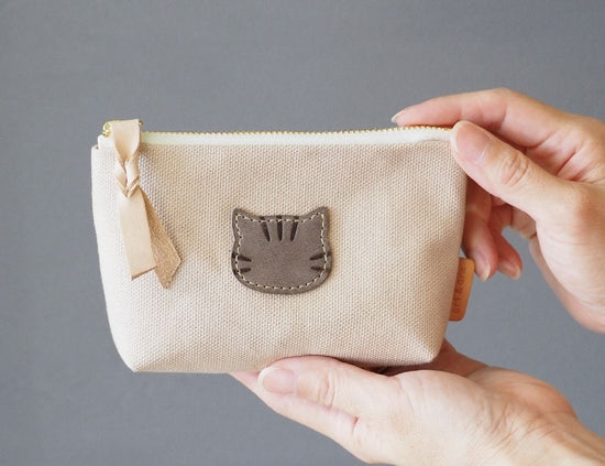 Pouch cat badge canvas