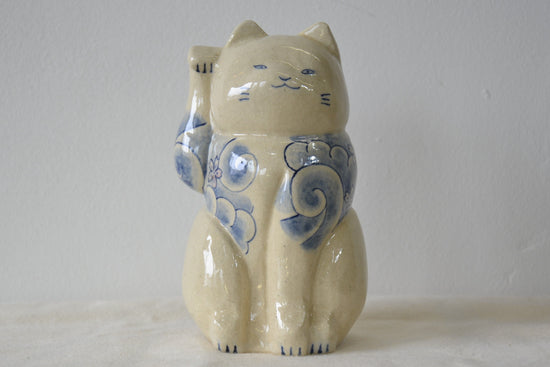 Maneki neko (beckoning cat) frame