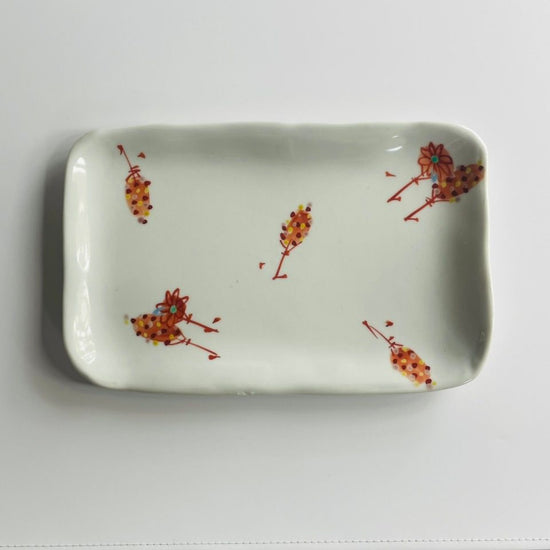 [Tada Tetsuo] Rectangular dish with a floral motif