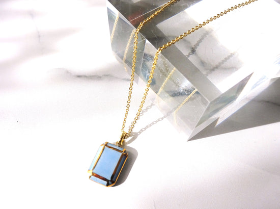jewel cut necklace (light blue)