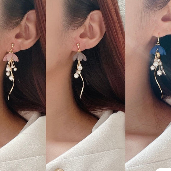 Fluctuating Flower Jellyfish Pierced earrings, Clip-on earrings