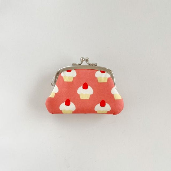 [Free personalization] Mini purse with a cupcake pattern that fits snugly in your hand.


  JPY2,100