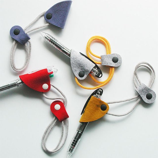 Pen holder with strap〈Sand color