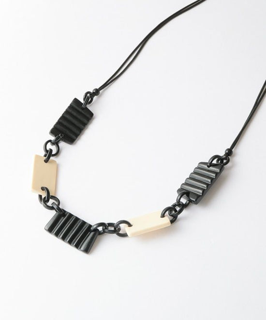 Resin Monotone Square Necklace A24WPN117BK