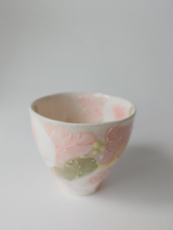 스튜디오 유즈리하, 티컵 속 아름다운 변형 분홍 장미, 유약 장미 27582