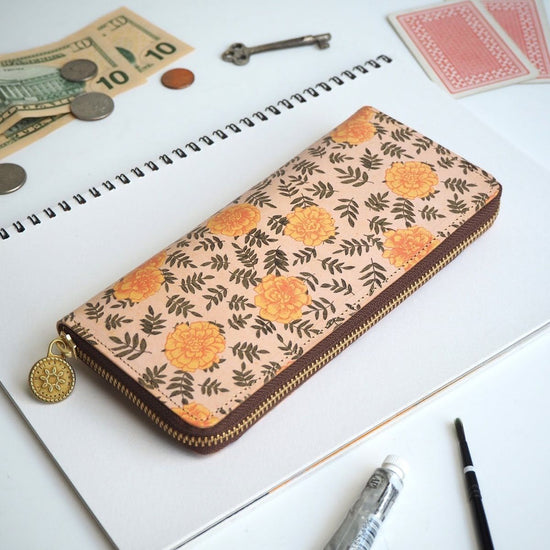 Round Zipper Long Wallet in Vintage Marigold All Leather for Ladies