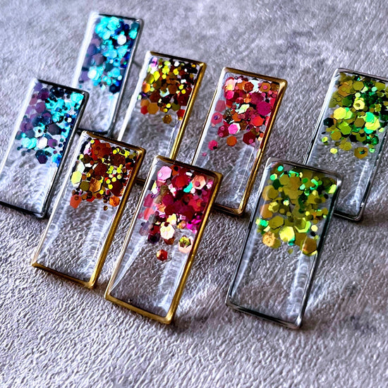 [Willija] Metal Allergy-Friendly "Evil square II" Large Pierced Earrings with Polarized Holograms (MA)
