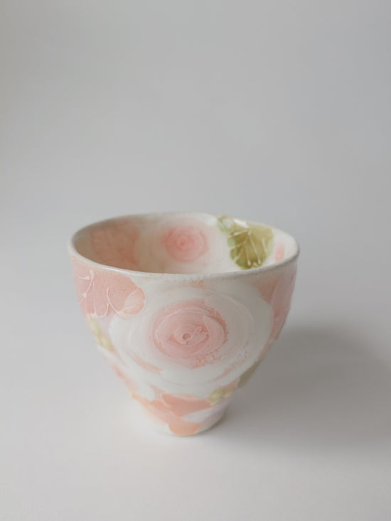 스튜디오 유즈리하, 티컵 속 아름다운 변형 분홍 장미, 유약 장미 27582