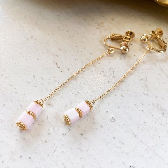 Queen conch shell long earring