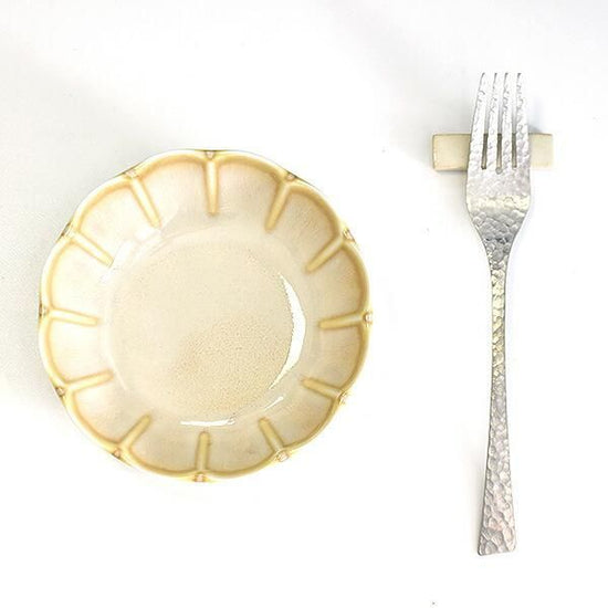 Fiore cream flower-shaped 13cm small bowl, white type, Western tableware, round bowl, made in Japan, Minoyaki, stylish.