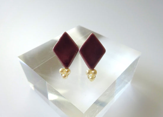 Hishigata Freshwater Pearl Pierced Earrings / Clip-on Earrings Purple