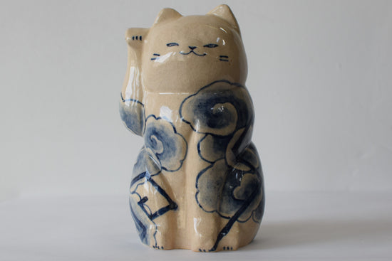 beckoning cat dragon