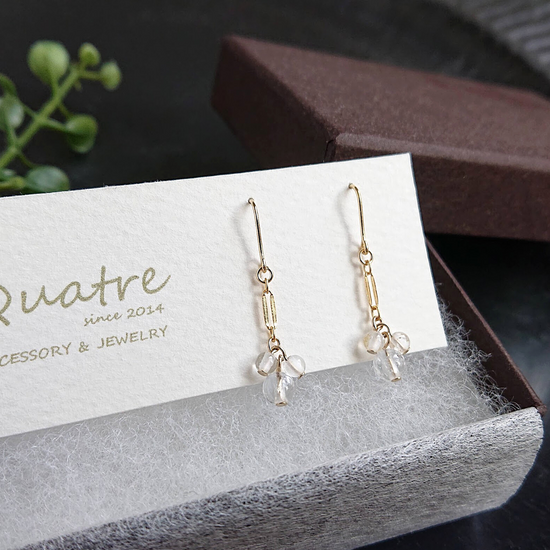White topaz Pierced earrings maru