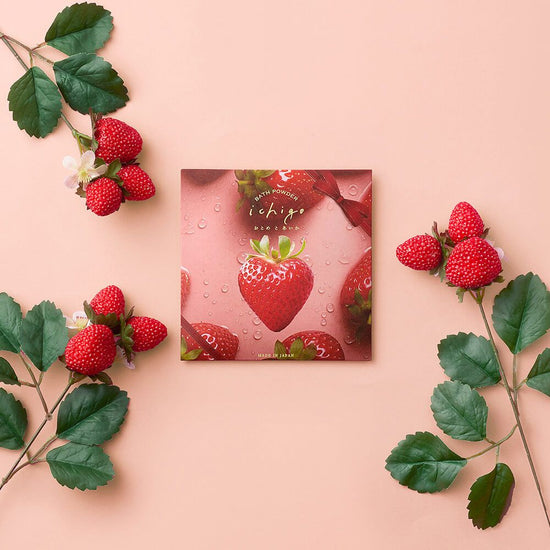 Strawberry Aromatherapy Bath Powder 40g [Bath Additive]