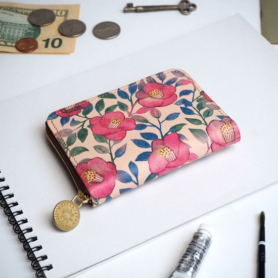 Round Zipper Compact Wallet (Camellia Japonica) Cowhide