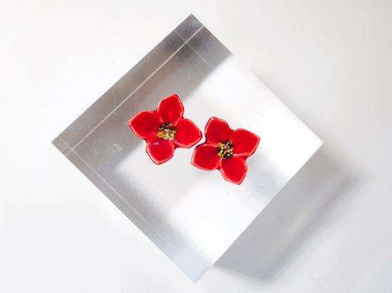 Small Flower Pierced / Earrings Red