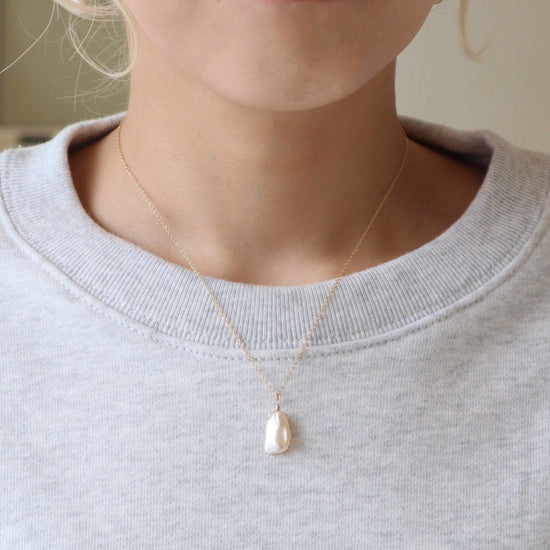 Baroque pearl necklace