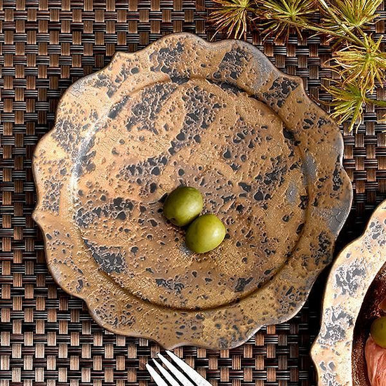 Gold Tataki Kikyo Plate M, gold type, Japanese tableware, fruit plate, serving dish, Minoyaki, made in Japan, stylish.