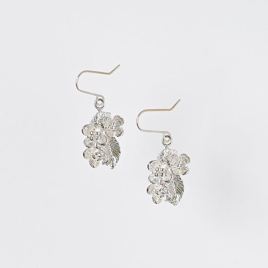 Hydrangea Yura Pierced earrings