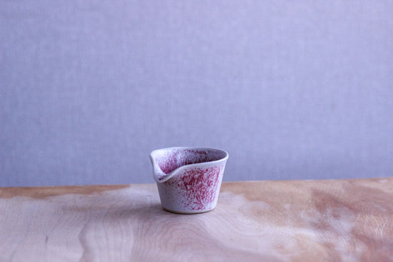 lipped bowl