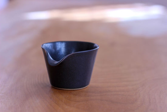 lipped bowl