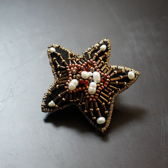 Very light star brooch, happy feeling 9