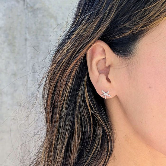 *hitode* 1 pair (Pierced earrings and clip-on earrings in silver)