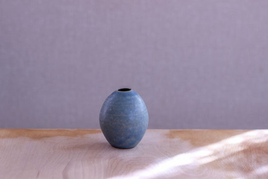 Egg-shaped vase