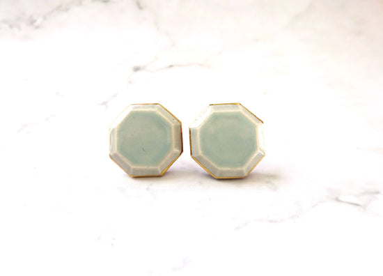 jewel cut classical pierced earrings/Clip-on earrings (sky)