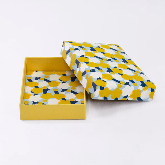 Kyoto Hand-dyed Japanese paper, small container (plum)