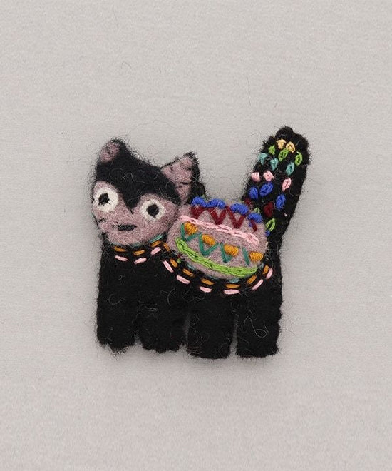 Felt Brooch Cat A24WNX010BK