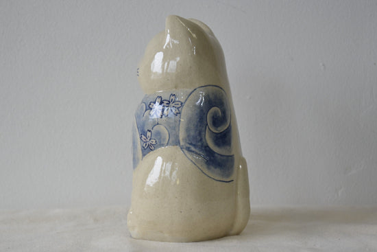 Maneki neko (beckoning cat) frame