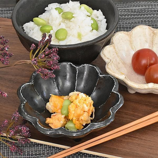 Rinka Black 10 Bowls, black Japanese tableware, small bowls, made in Japan, Minoyaki, stylish, modern.