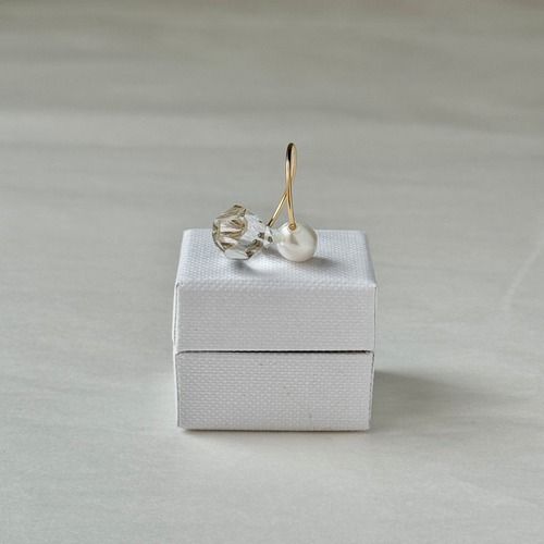 KIRAN [one of a kind] 2WAY ear cuff with pearl and quartz 1.