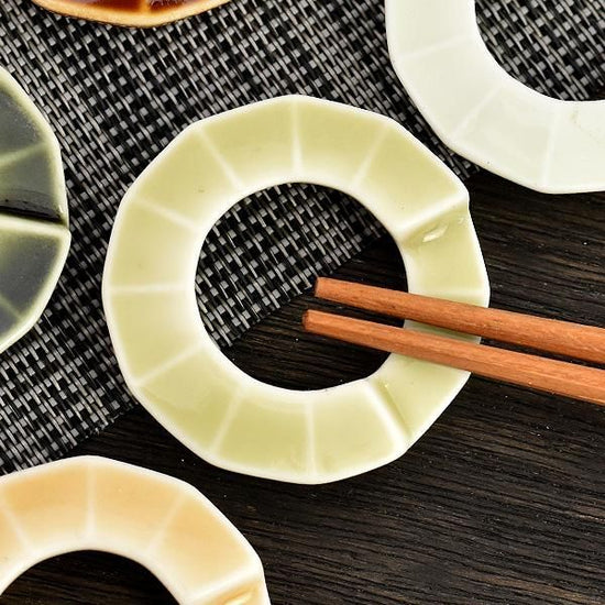 Cat and willow nest chopstick rest, approx. 4cm, Japanese tableware, chopstick rest, made in Japan, Minoyaki, stylish, modern