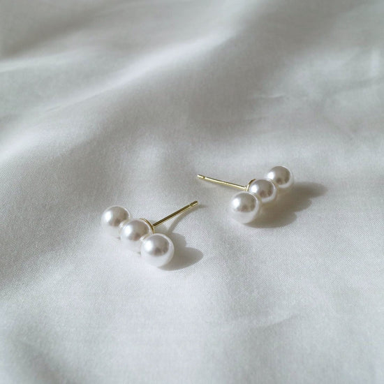 Silver925 Triple Pearl Pierce / Earrings