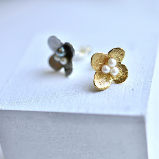 Hydrangea Leaf Vein Pierced earrings 18k Gold Plated