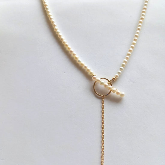 Pearl and Chain Y Mantel Necklace