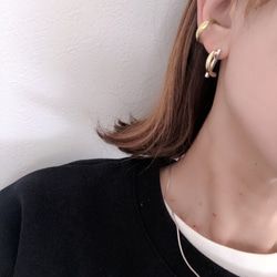 [Brass and silver ]Half moon and pillar art hoop pierced earrings/Clip-on earrings "14kgf post" K10.K18 post can be changed.