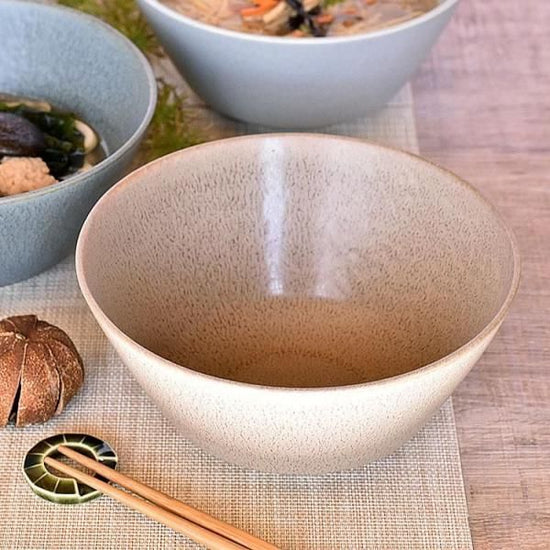 Cuisine Glazed rice bowl, brown Western tableware, round bowl, made in Japan, Minoyaki, stylish, modern.