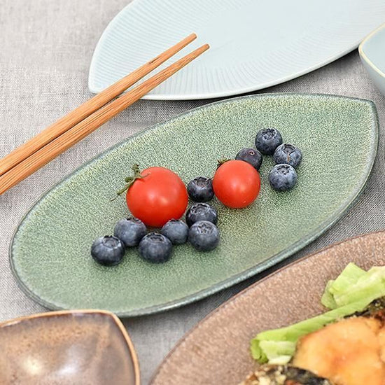 Moa Kiln Changed Green 21cm Long Plate, Medium, Green Type, Western Tableware, Platter, Deformed Plate, Made in Japan, Minoyaki, Cafe Style, Stylish, Modern
